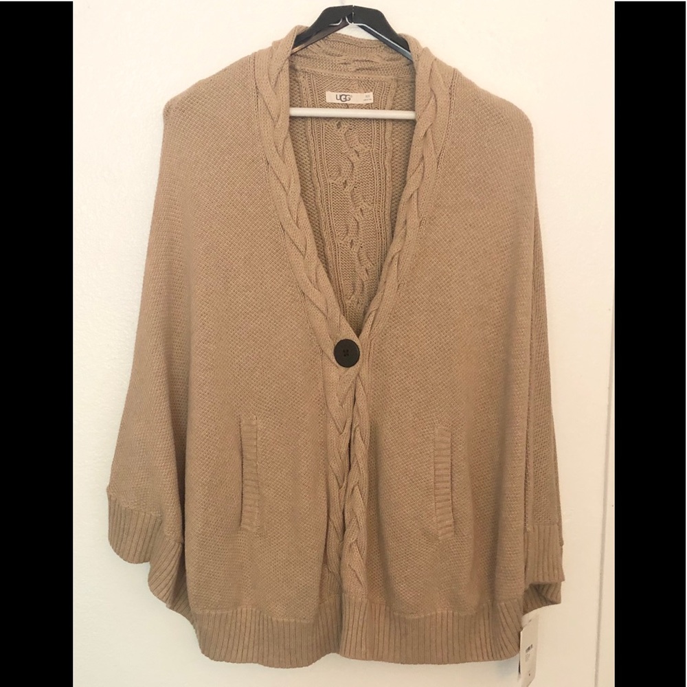 UGG Knitted poncho NWT